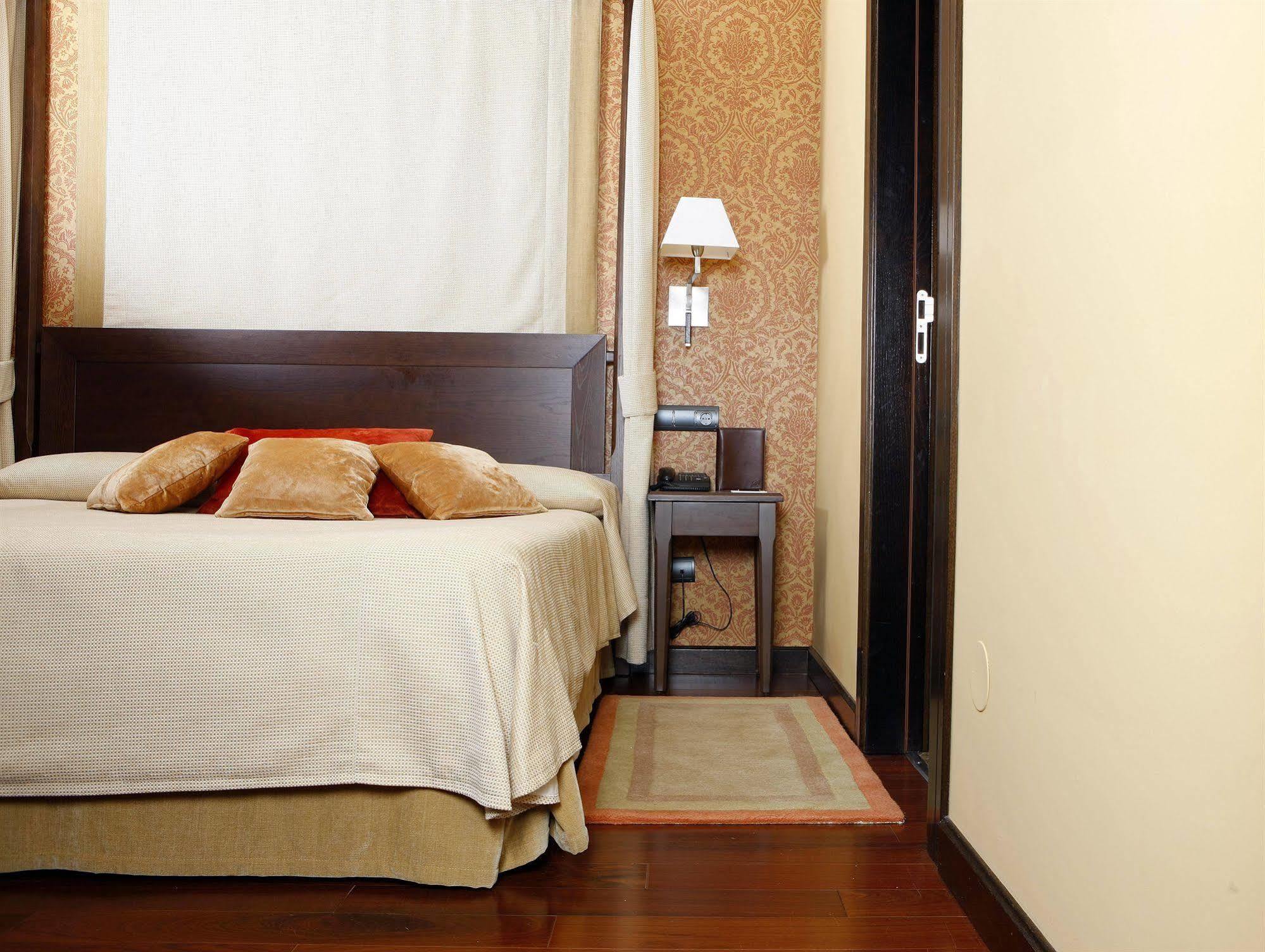 Coolrooms Palacio De Лусес Экстерьер фото